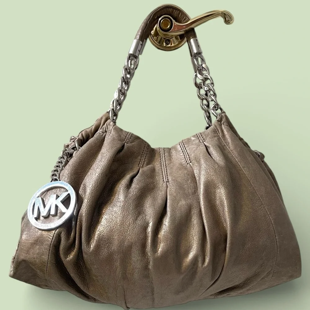❤️ Michael Kors ERIN Slouchy Shoulder Hobo Bag in Golden Shimmer